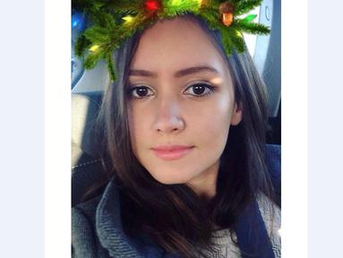 Sejak resmi berstatus sebagai pebalap Formula 1 (F1), Rio Haryanto langsung menjadi pusat perhatian termasuk kehidupan asmaranya. Saat dikonfirmasi oleh bola.com, Rio membenarkan bahwa Sarah Noon adalah pacarnya. (Bola.com/Instagram/Sarahnoon)