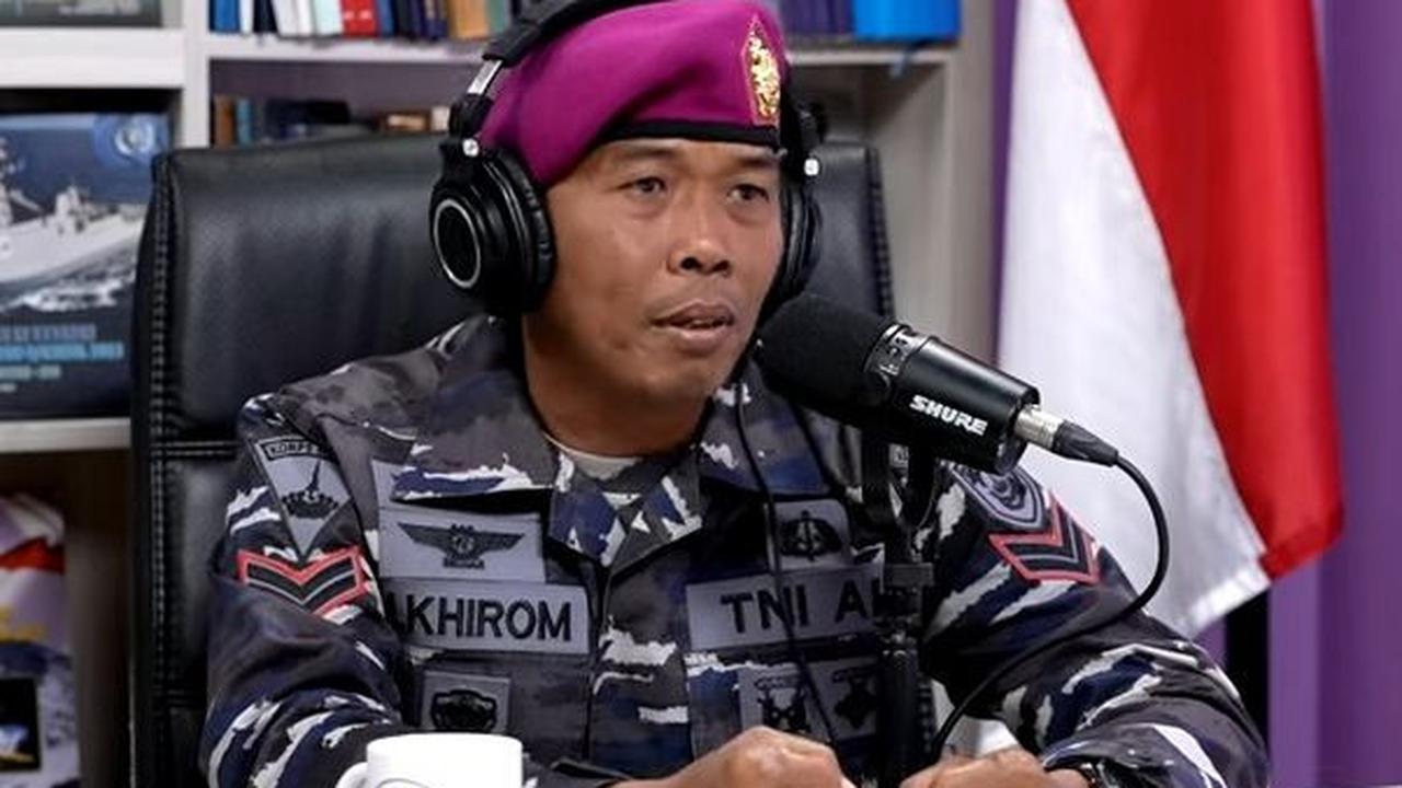 Khirom kemudian mengaku mendapat surat rekomendasi dari Letkol Giyarto untuk mendaftar TNI. <br>