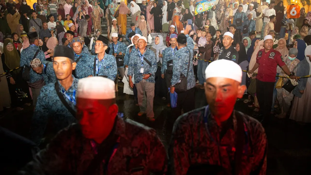 Jemaah umrah gratis.