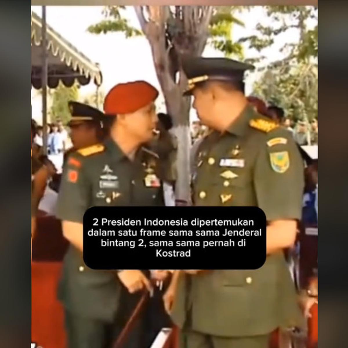 Momen Lawas Prabowo & SBY Ngobrol Serius, Sama-Sama Berseragam Jenderal TNI Bintang 2 & Pegang Tongkat Komando