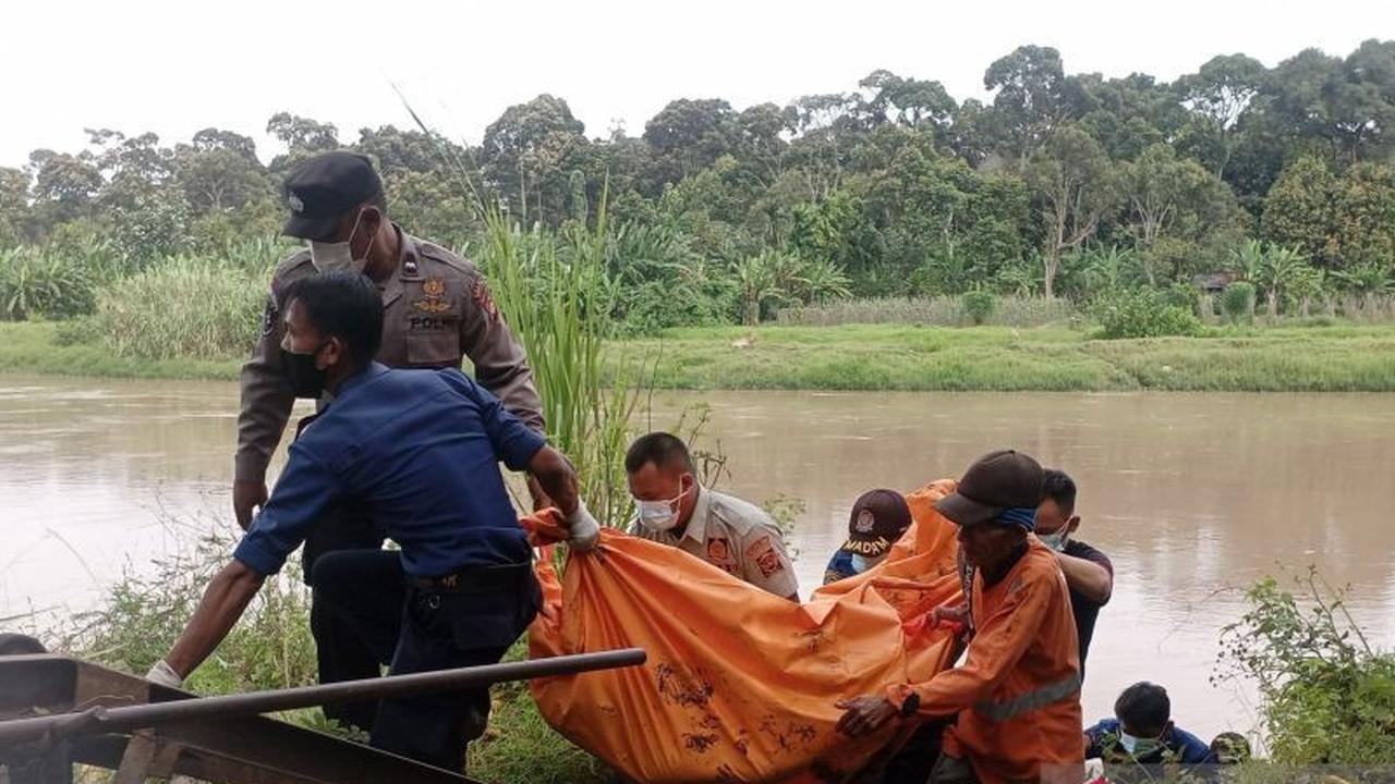 Geger Penemuan Mayat Muara Enim: BPBD Evakuasi Jasad Tanpa Identitas dengan Celana Dalam Hijau di Sungai Lematang