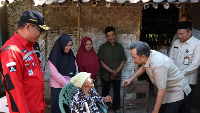 Program layanan kesehatan jemput bola atau Homecare kembali disalurkan kepada warga lanjut usia di Desa Sukowiryo, Kecamatan Jelbuk, pada Jumat (28/8/2026) (Istimewa)
