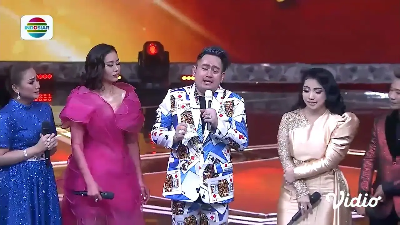 Nassar Menangis mengenang perjalanan karier di kontes dangdut (Foto: Indosiar via Youtube)