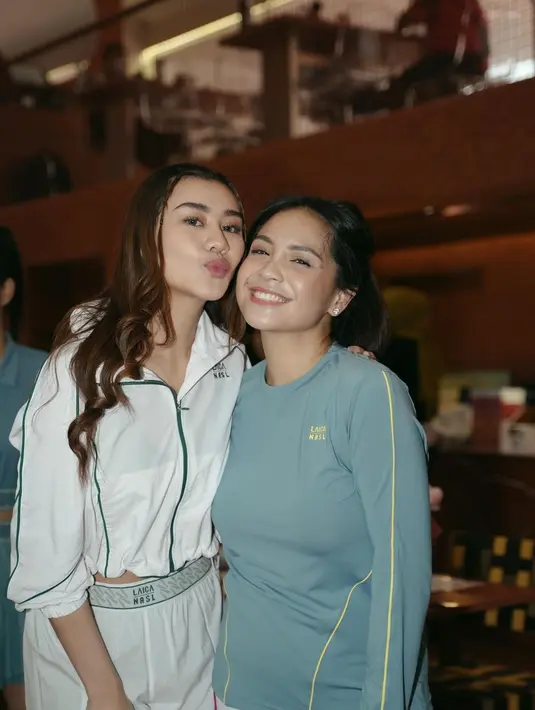 Acara tersebut pun ramai dihadiri oleh rekan selebritinya. Tak terkecuali duo bestie Aaliyah Massaid dan Azizah Salsha. [@aaliyah.massaid].