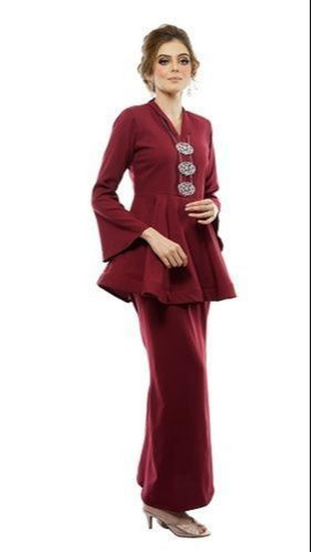 3. Pilih Bahan Kebaya yang Halus, Lembut, dan Menyerap Keringat<br>