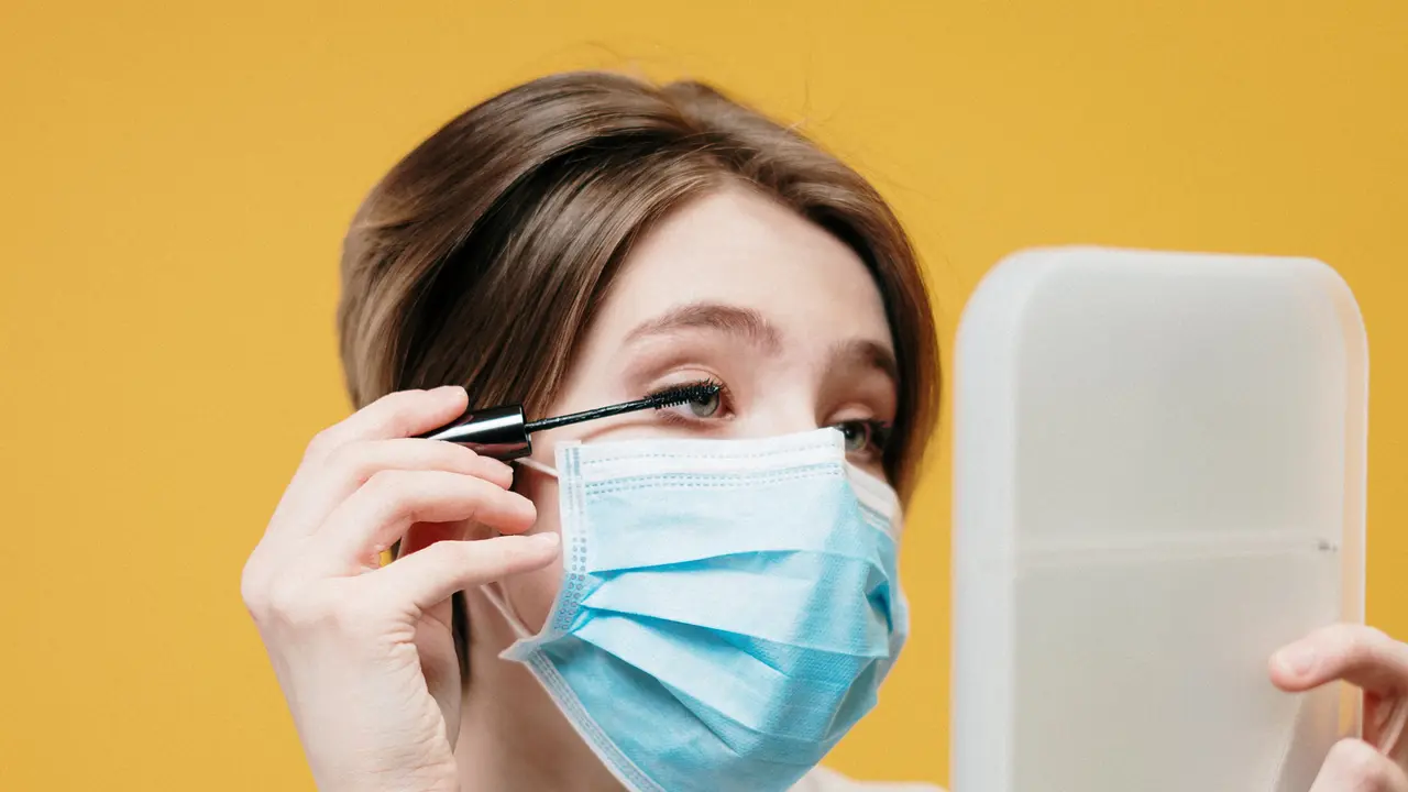 5 Cara Efektif Mencegah Maskne, Jerawat akibat Pemakaian Masker