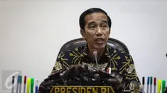 Presiden Amerika Serikat Donald Trump mengeluarkan beberapa kebijakan kontroversial. Trump menangguhkan penerimaan pengungsi dan menbatasi kunjungan 7 negara mayoritas muslim. 