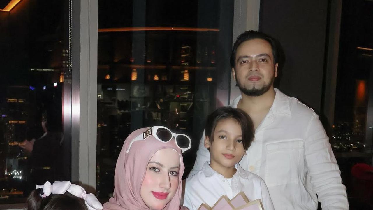 Momen Tasyi Athasyia dan Suami Rayakan Wedding Anniversary ke 10 dengan Dinner Romantis