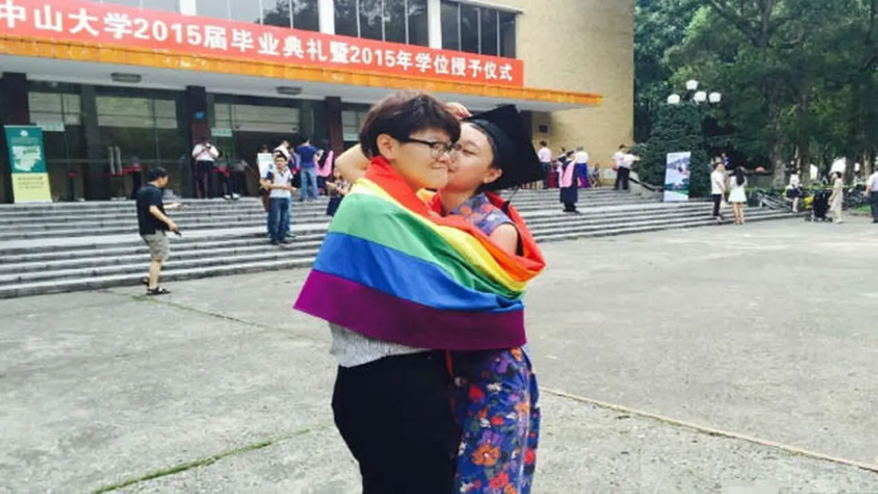 Mahasiswi Ini Mengaku Dirinya Lesbian Saat Diwisuda di Panggung