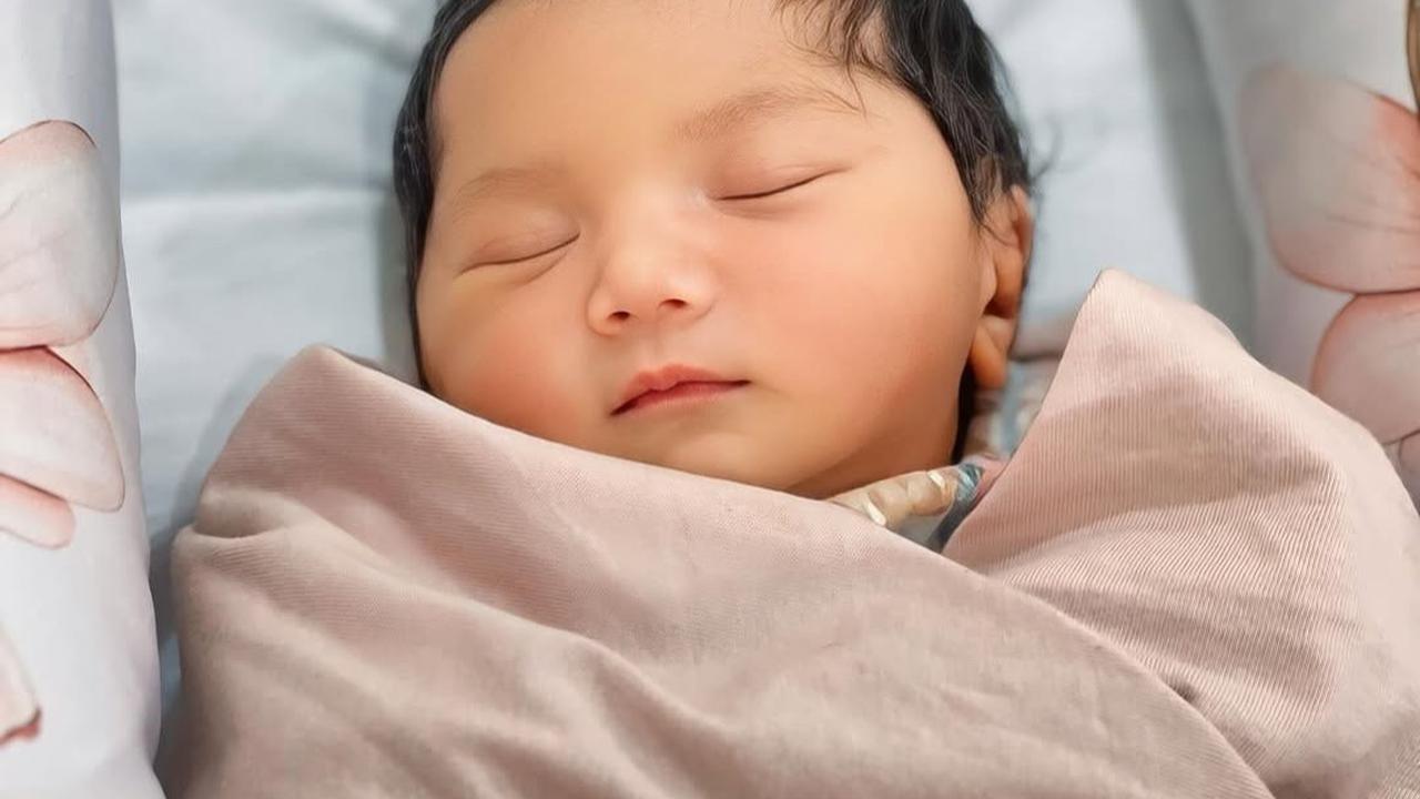 Selamat! Komika Kiky Saputri Melahirkan Anak Perempuan, Punya Nama Panggilan Baby Kayya