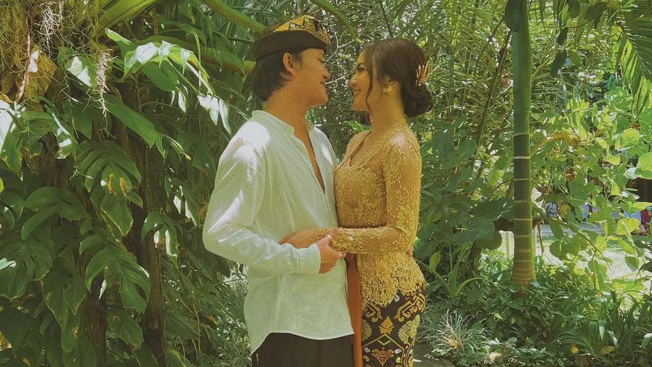Rizky Febian dan Mahalini Raharja makin serius menjalin cinta meski beda keyakinan. (Foto: Dok. Instagram @rizkyfbian)