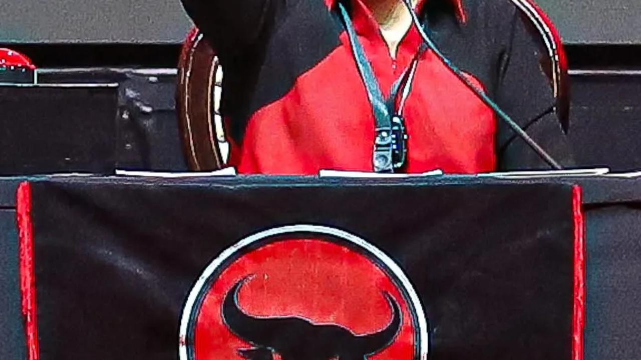 Tidak heran apabila, sejak kecil hidup Megawati sudah terbiasa dengan kenegaraan.