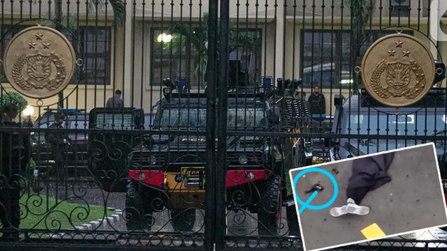 Banner Infografis Aksi Lone Wolf Teroris Milenial di Mabes Polri. (Foto: Liputan6.com/Faizal Fanani, Insert: Dok. Istimewa)