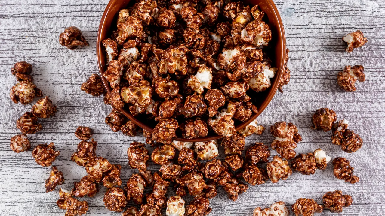 Resep Mudah Bikin Popcorn Cokelat Sendiri di Rumah