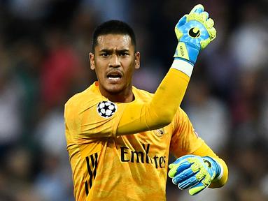 Sejatinya pemain yang dipinjamkan mempunyai misi memperoleh kesempatan bermain yang lebih banyak di klub barunya. Namun, akibat kalah bersaing dan minimnya ajang kompetisi di klub baru, mereka tetap tak punya kans untuk bermain lebih. Seperti 5 kiper berikut. (AFP/Oscar Del Pozo)