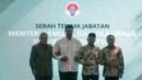 <p>Menteri Pemuda dan Olahraga baru, Dito Ariotedjo (kedua kiri) berfoto bersama dengan Menpora 1993, Hayono Isman (kanan), Plt Menpora 2023, Muhadjir Effendy, dan Menpora 2019,&nbsp;Zainudin Amali saat acara Serah Terima Jabatan (Sertijab) Menpora 2023 di Auditorium Wisma Kemenpora, Senayan, Jakarta Pusat, Selasa (04/04/2023).&nbsp;Ario Bimo Nandito Ariotedjo resmi dilantik sebagai Menpora sisa jabatan 2019-2024 menggantikan Zainudin Amali yang mengundurkan diri karena terpilih sebagai Wakil Ketua Umum PSSI. (Bola.com/Bagaskara Lazuardi)</p>