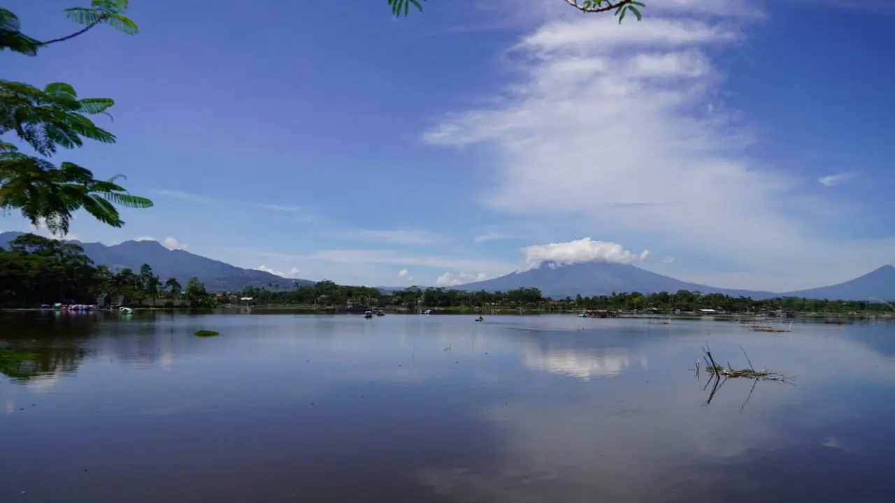 Kawasan wisata Situ Bagendit menjadi salah satu potensi wisata Garut, Jawa Barat yang akan terangkat seiring masuknya tol ke kawasan Garut.