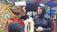 Annisa Pohan Kaget Bertemu Gatot Kaca. (Liputan6.com/ Muslim AR)
