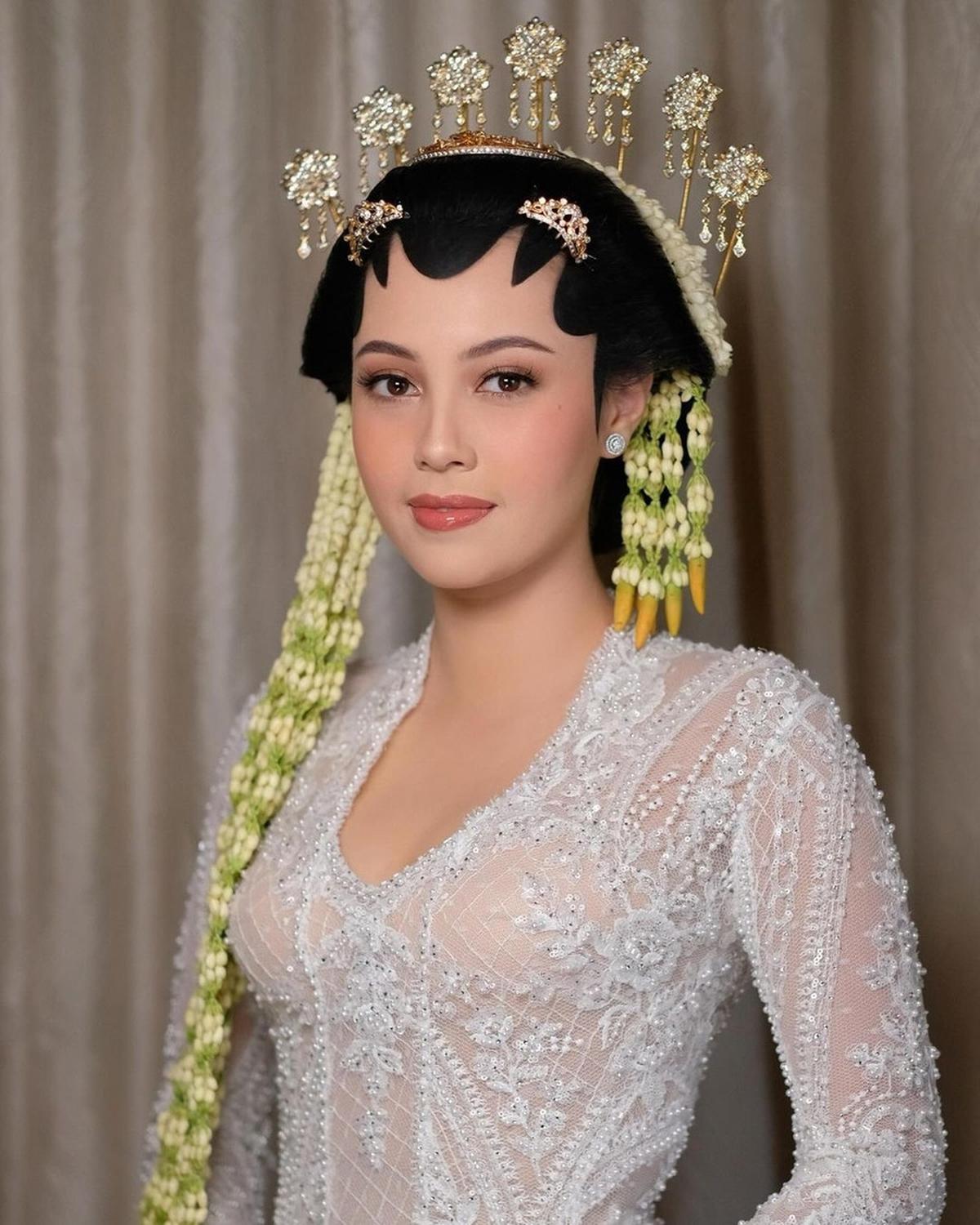 8 Potret Akad Nikah Anggika Bolsterli dan Omar Armandiego, Mas Kawin Uang Swiss - Pengantin Cantik Manglingi