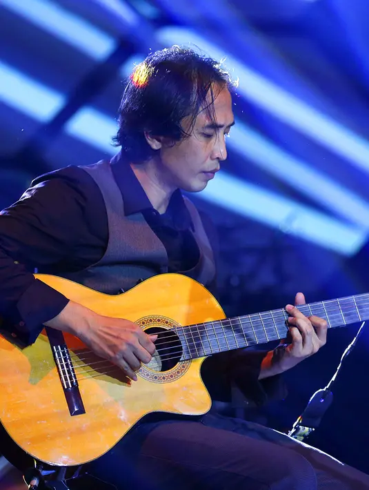 Lelaki kelahiran Surabaya 42 tahun silam ini sengaja memilih lagu ciptaannya yang sempat hitz di zamannya. Lagunya mudah diterima pendengar dan tidak terlalu banyak effort. (Dezmond Manullang/Bintang.com)