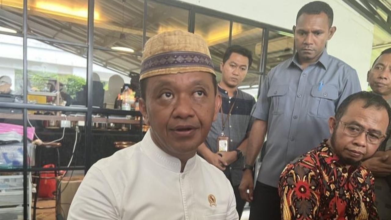 Soal Disertasi Doktor Diminta Tulis Ulang Lagi dari Awal? Ini Kata Menteri Bahlil