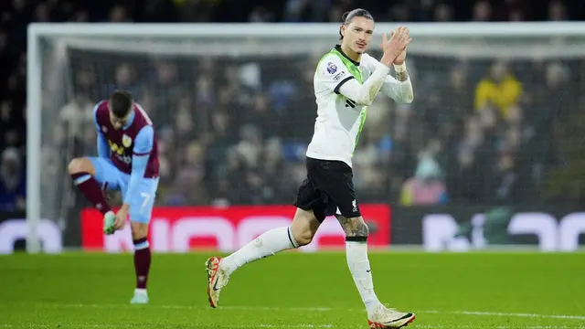 Foto: Aksi Nunez dan Jota Bawa Pulang 3 Poin dari Markas Burnley, Liverpool Gusur Arsenal di Puncak Klasemen Liga Inggris
