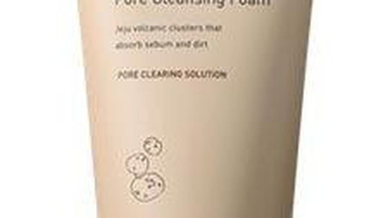 3. Innisfree Jeju Volcanic Pore Cleansing Foam<br>