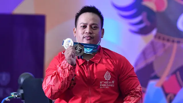 Andika Eka - paraangkat berat Indonesia di ASEAN Para Games 2022