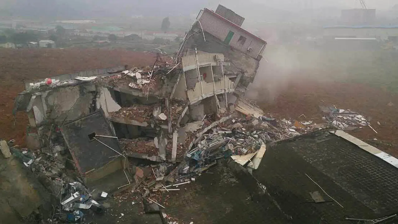 20151220-22 Bangunan Roboh dan 59 Orang Hilang Akibat Longsor di China