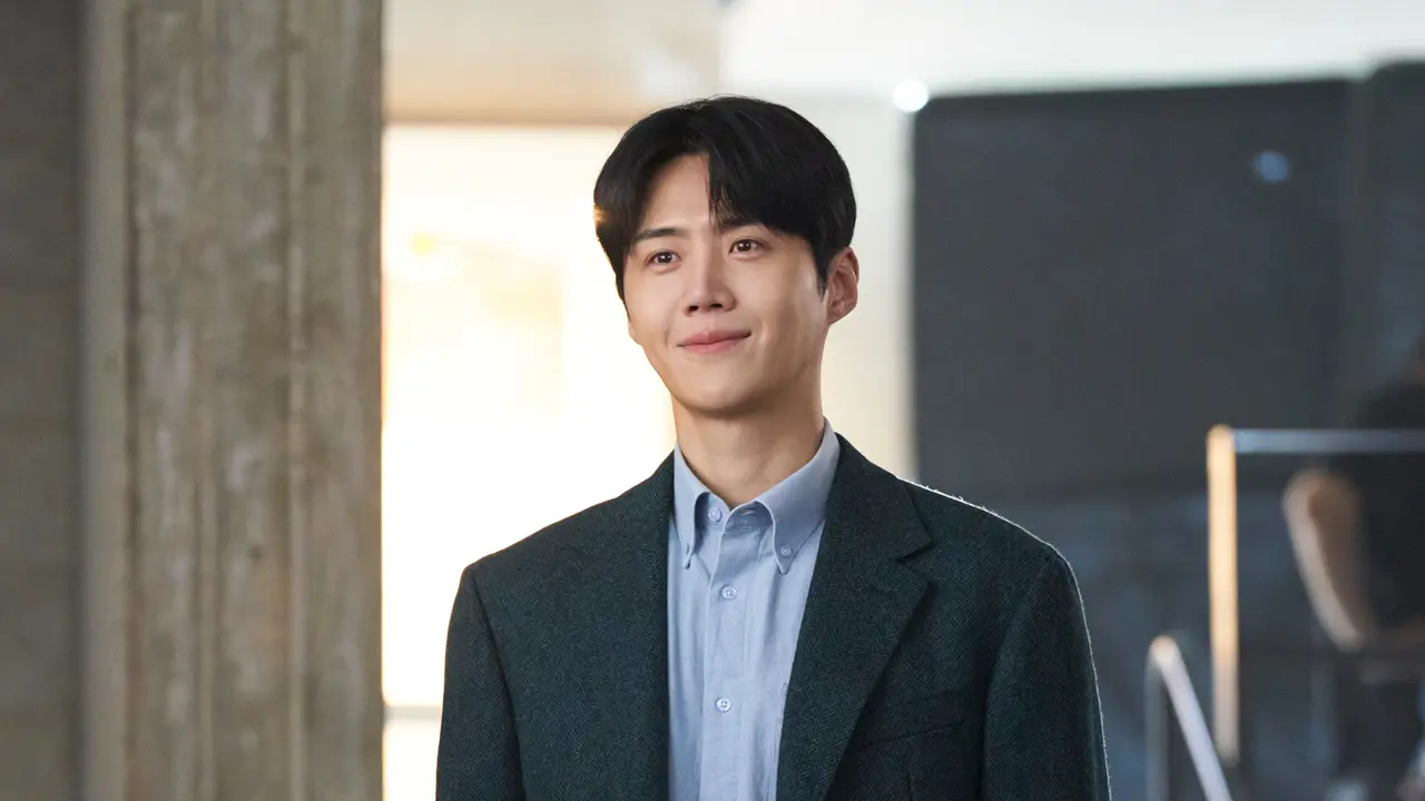 Foto Still Cut Kim Seon Ho dan Go Yoon Jung untuk Can This Love Be Translated? Produksi Netflix