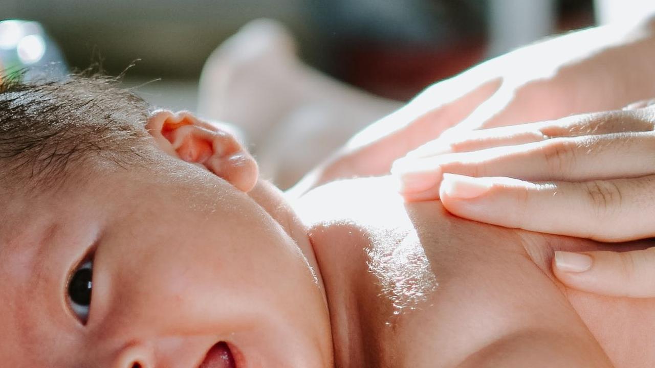 Gejala Bayi Tersedak dan Cara Menanganinya, Wajib Tahu