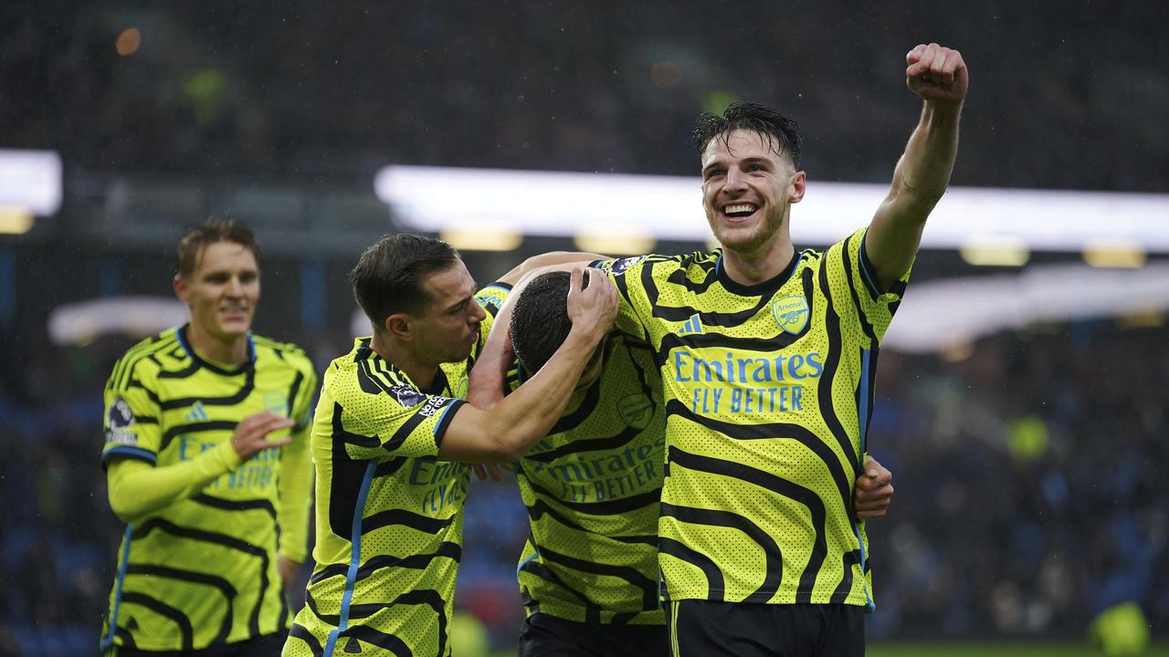 Pemain Arsenal merayakan gol ke gawang Burnley pada lanjutan Liga Inggris