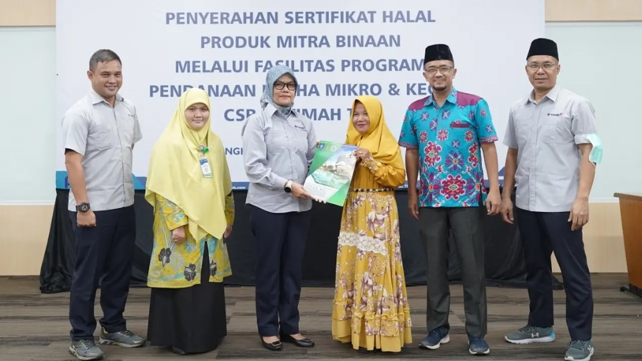Sejumlah UMKM binaan PT Timah mendapat sertifikasi halal. (Istimewa)