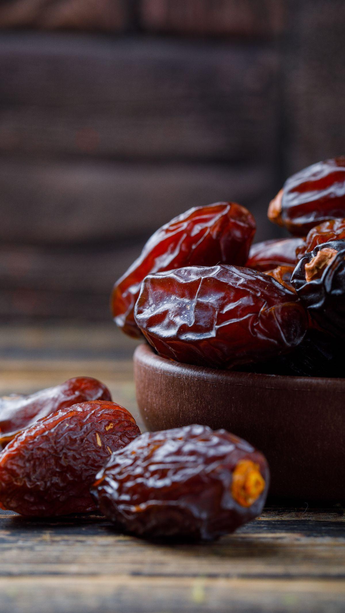 Anjuran Makan Kurma Berjumlah Ganjil