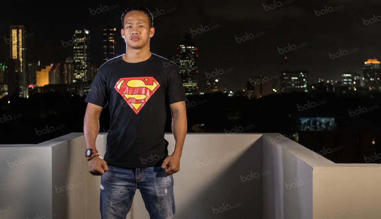 Kini petinju 28 tahun itu bersiap untuk mewujudkan mimpinya menjadi juara dunia. (Bola.com/Vitalis Yogi Trisna)