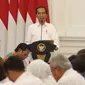 Presiden Joko Widodo saat memimpin rapat kabinet paripurna di Istana Merdeka, Jakarta, Kamis (24/10/2019). Dalam rapat kabinet paripurna perdana tersebut  mendengarkan arahan Presiden dan membahas anggaran pendapatan dan  belanja negara tahun 2020. (Liputan6.com/Angga Yuniar)