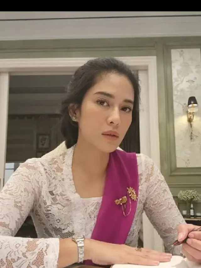 Dian Sastrowardoyo (Foto: Instagram/@therealdisastr)