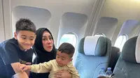 Peluk Rafathar dan Cipung Namun Lily Tidak Digendong, Mama Amy Dapat Sorotan Tajam Netizen