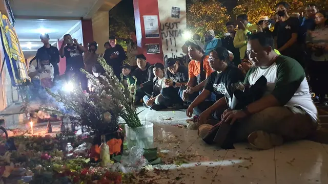 Rombongan Bonek ke Kanjuruhan