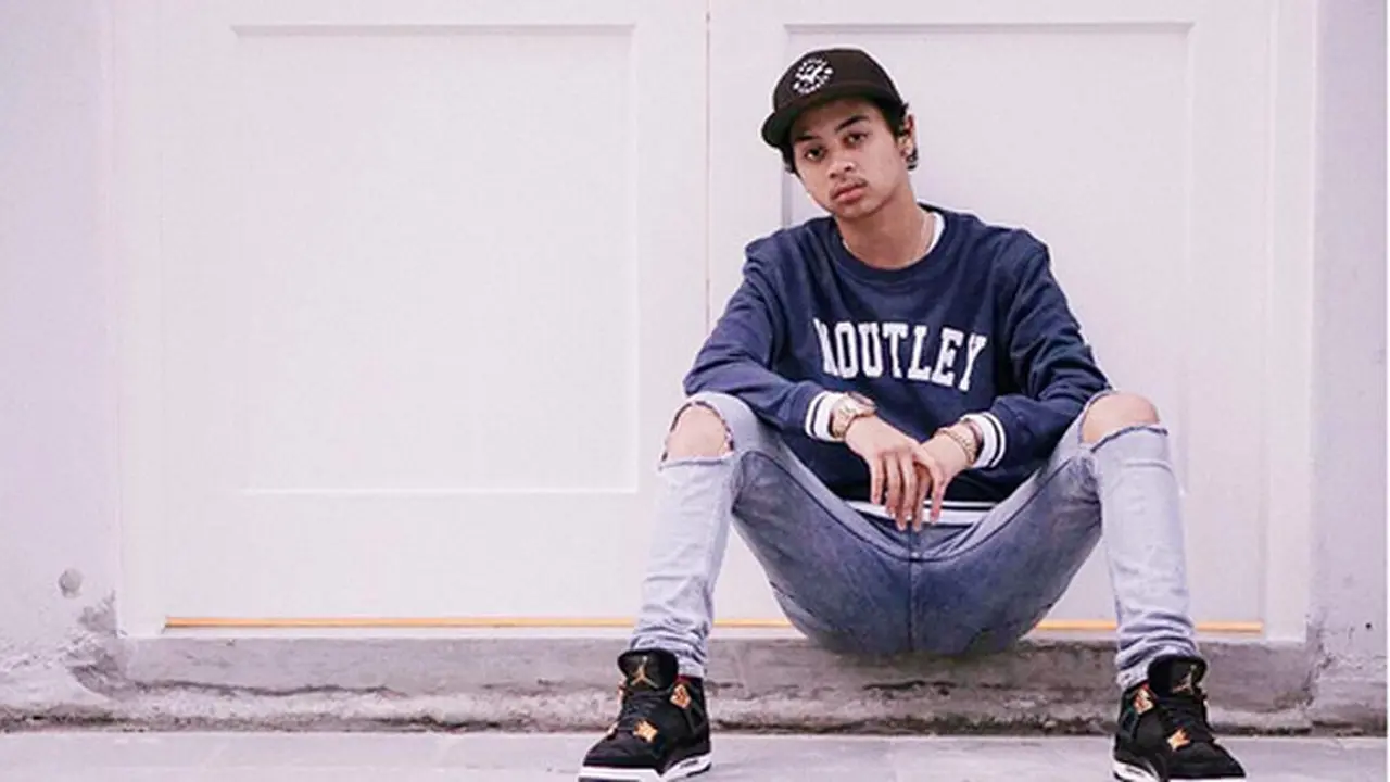 [Bintang] Bastian Steel