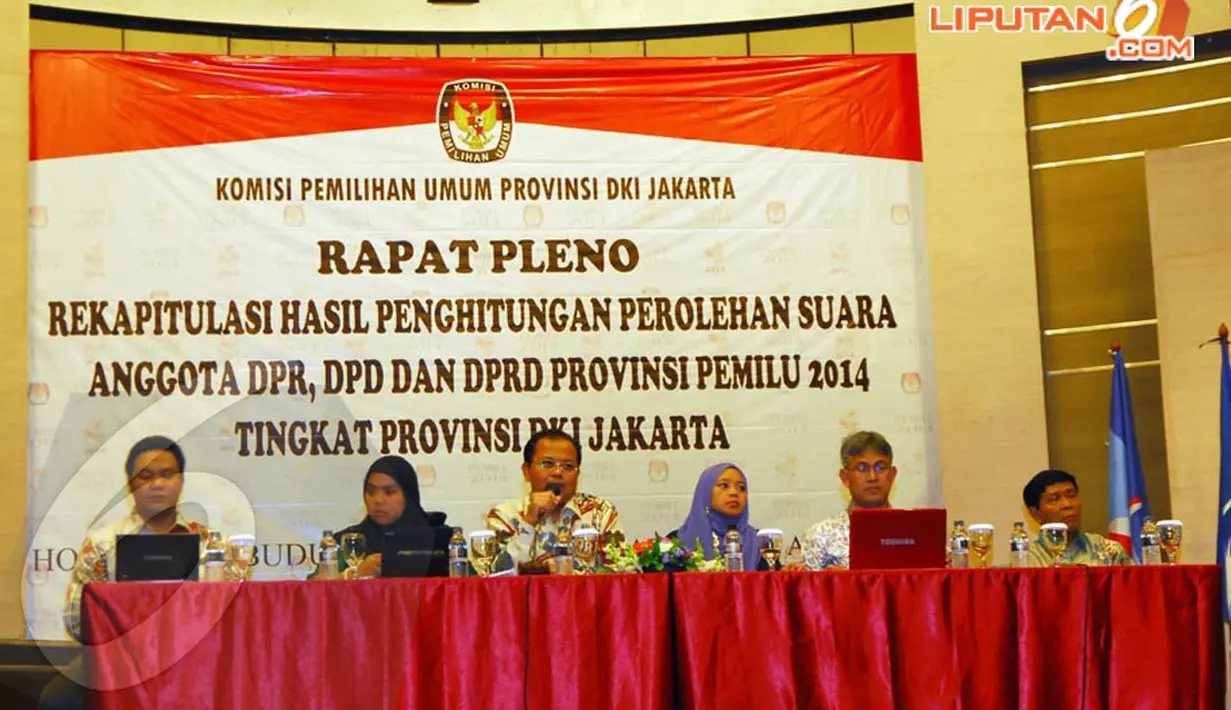 Di Hotel Borobudur, Jakarta, Rabu (23/4/14), ketua KPUD DKI Jakarta, Sumarno mengatakan, pemilu legislatif di Jakarta berlangsung aman dan lancar. (Liputan6.com/Miftahul Hayat)