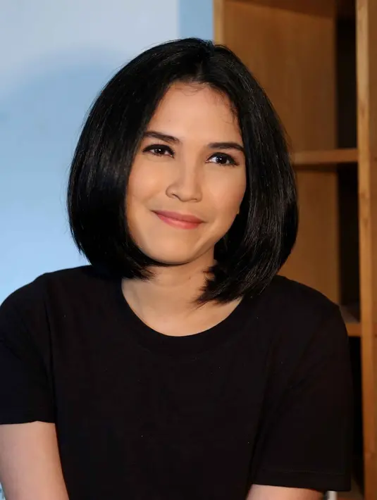 Sebagai seorang aktris Dinda merasa dituntut untuk mampu perankan karakter apa pun. Seperti dalam film pesantren impian ini Dinda mampu menangani sebuah scene yang menurutnya sulit. (Nurwahyunan/Bintang.com)