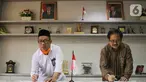 Direktur KSKK Madrasah Ditjen Pendis Kementerian Agama Dr. A. Umar, M.A (kiri) dan Presiden Direktur Smartfren Merza Fachys (kanan) menandatangani nota kerjasama pemberian kartu perdana Smartfren gratis untuk Madrasah se-Indonesia di masa Pandemi, di Jakarta, Senin (21/9/2020) (Liputan6.com/HO/Agus)