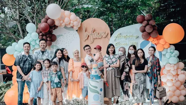 Beri Kejutan, Ini 7 Momen Seru Ulang Tahun Irfan Ratinggang Suami Tya Ariestya
