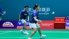 Ganda campuran Indonesia Jafar Hidayatullah/Felisha Alberta Nathaniel Pasaribu mengalahkan pasangan Hong Kong Chun Man/Tse Ying Suet di perempat final&nbsp;hina Open 2025. Jafar/Felisha menang 21-13, 18-21, dan 21-17 di Olympic Sports Center Gymnasium, Changzhou, Jumat (25/7). (foto: PBSI)