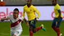 Penyerang Peru, Christian Cueva  merayakan golnya saat melawan Ekuador pada kualifikasi Piala Dunia 2018 zona Conmebol di Lima, (7/9/2016). (AFP/Ernesto Benavides)