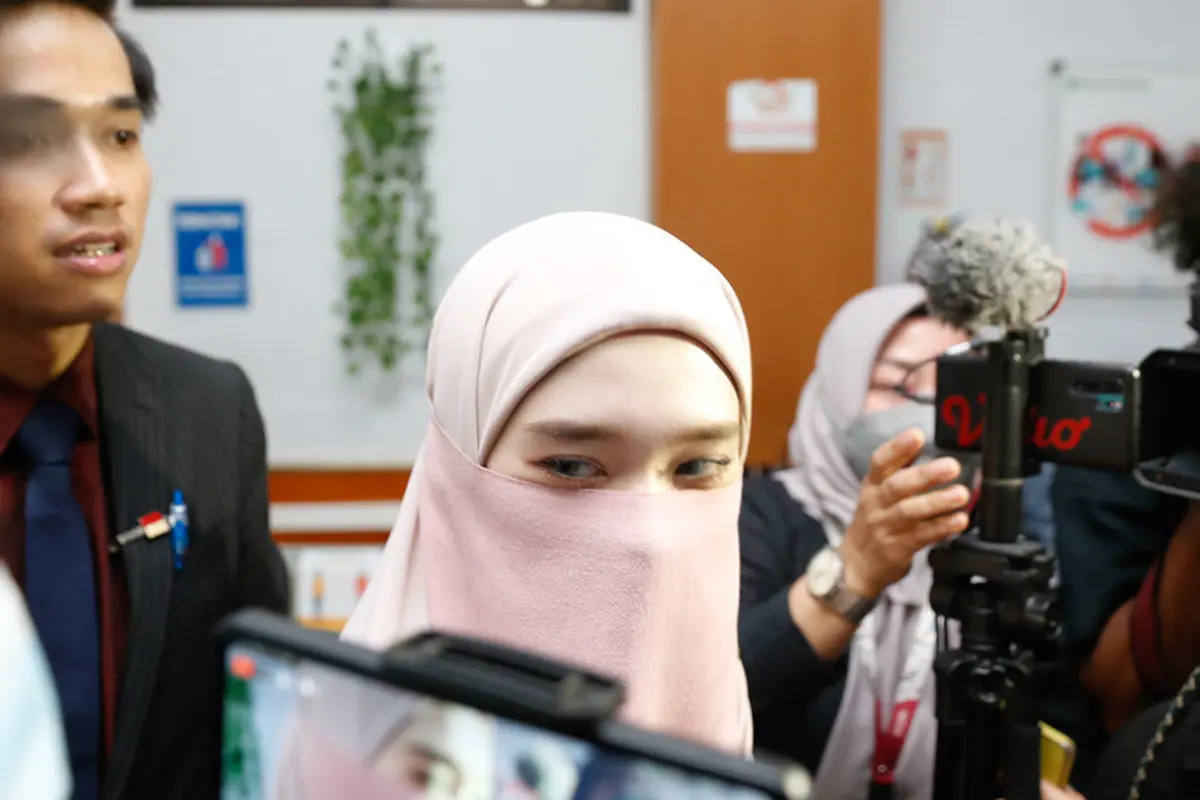Inara Rusli hadiri sidang cerai perdana, Rabu (17/5/2023)