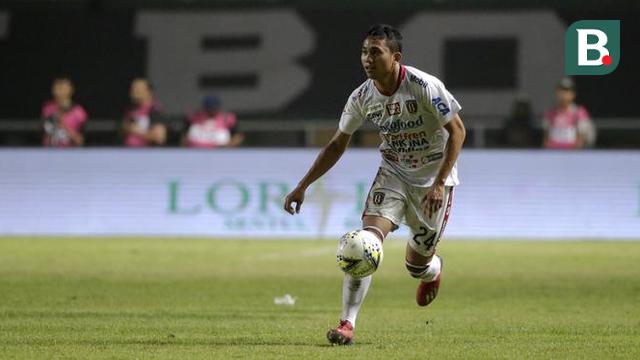 Bek muda Ricky Fajrin