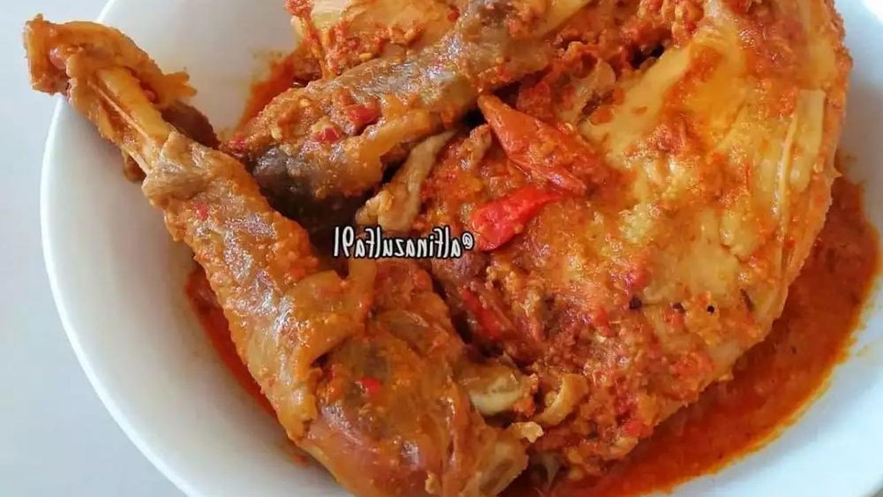 <b>6. Kare Ayam Kampung</b>