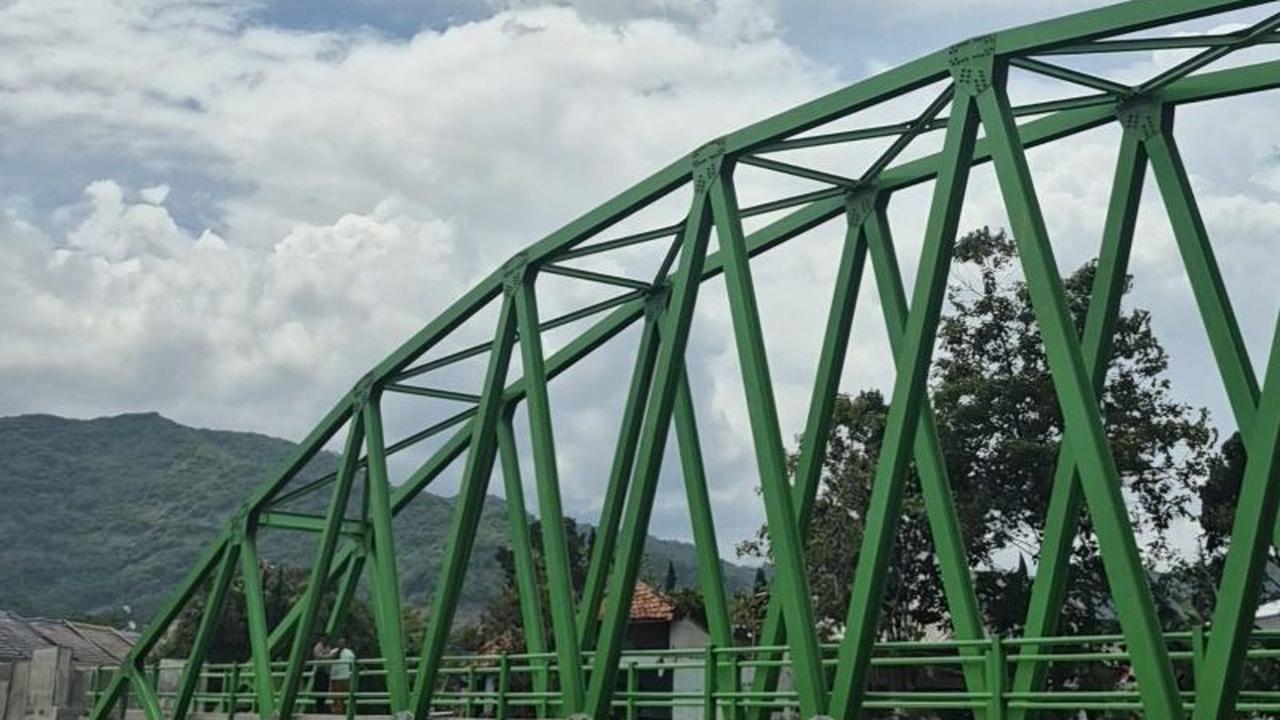 Pemkab Bandung Tutup Jembatan Cijeruk Sebulan untuk Perbaikan Geometri Akses